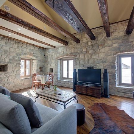 Kazerma Apartment Пераст Екстериор снимка