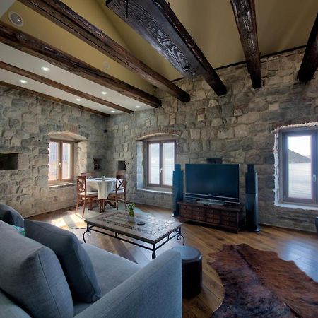 Kazerma Apartment Пераст Екстериор снимка