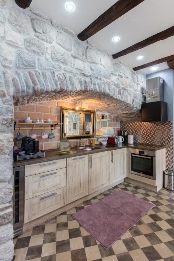 Kazerma Apartment Пераст Екстериор снимка
