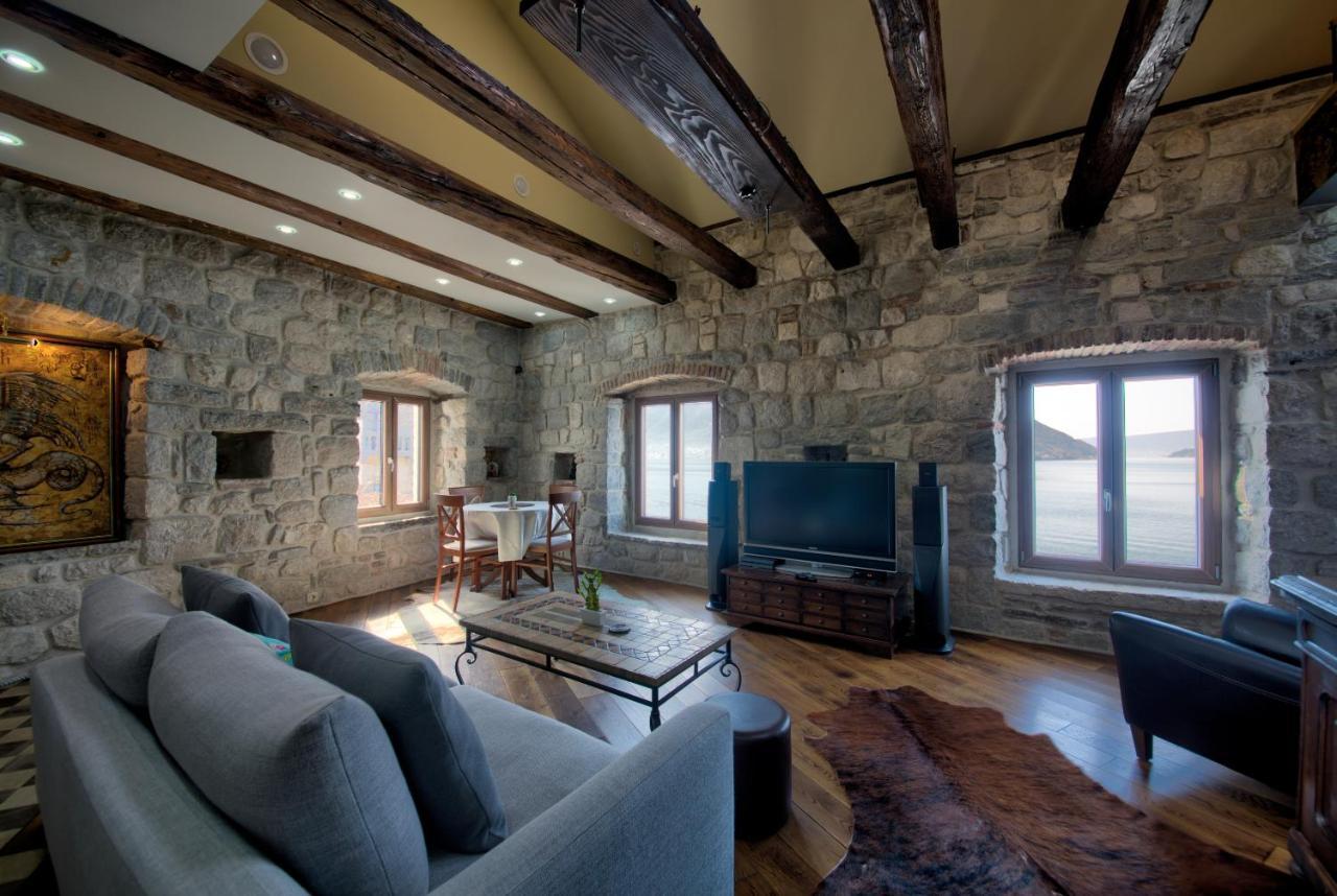 Kazerma Apartment Пераст Екстериор снимка